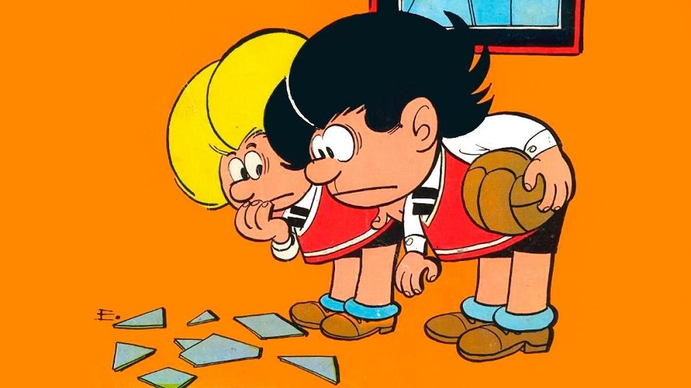 The two protagonists from Zipi y Zape, Zip and Zap, looking at the glass they just broke playing football.